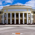 Театр драмы и комедии им. Аронецкой, Тирасполь, ул. 25 Октября, д. 130